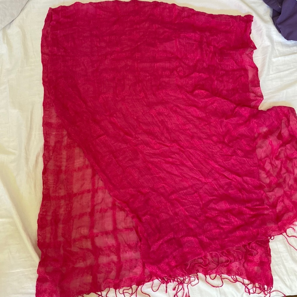 Woven woman’s hot pink scarf with fringe